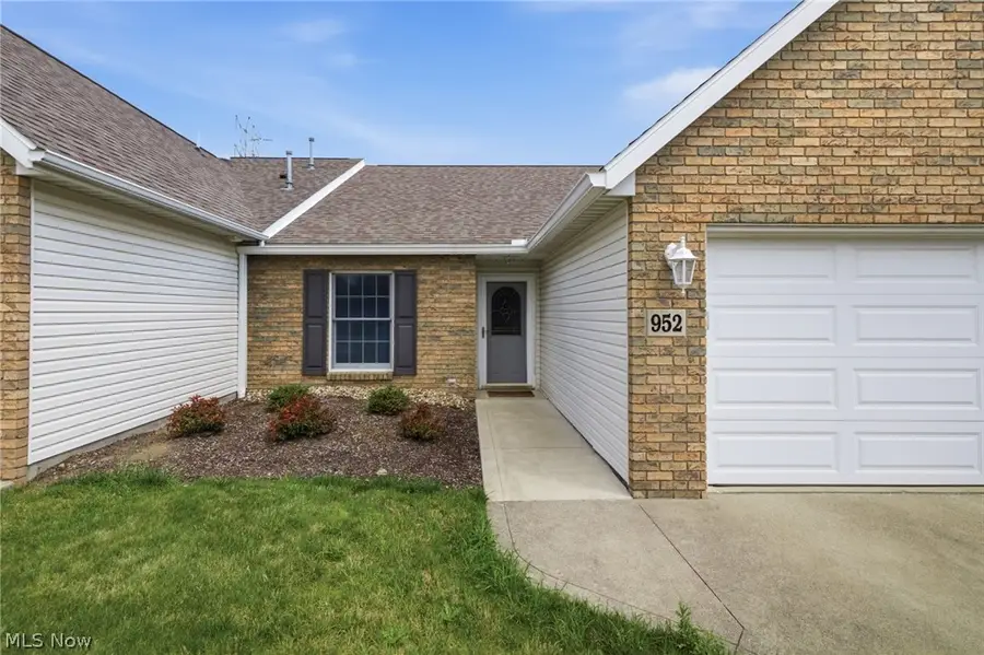 952 Oakbrook Drive, Ashland, OH 44805 - #2