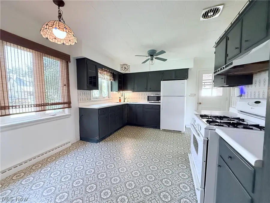 426 W Oregon Avenue, Sebring, OH 44672 - #3