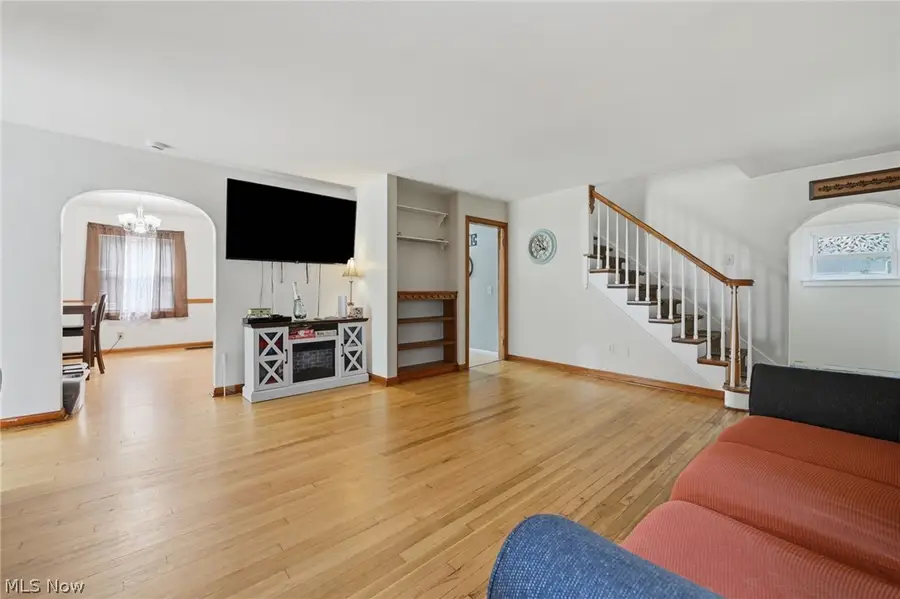 369 E 46th Street, Lorain, OH 44052 - #2