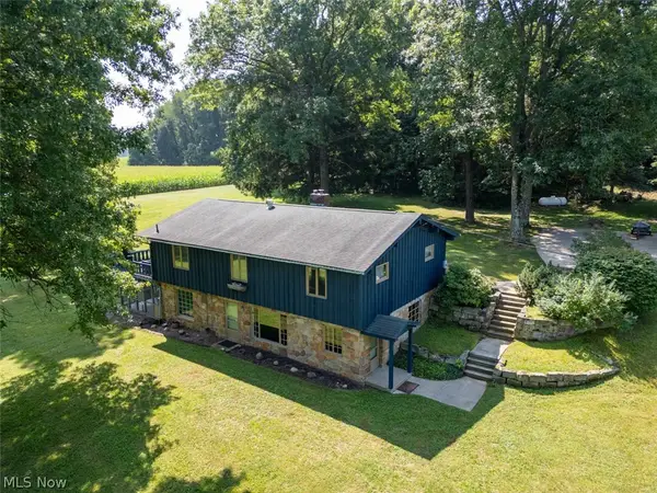 2072 Hartville Road, Mogadore, OH 44260