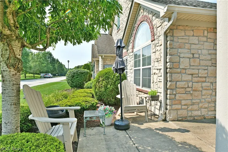 201 River Glen Ne Drive, Warren, OH 44484 - #2