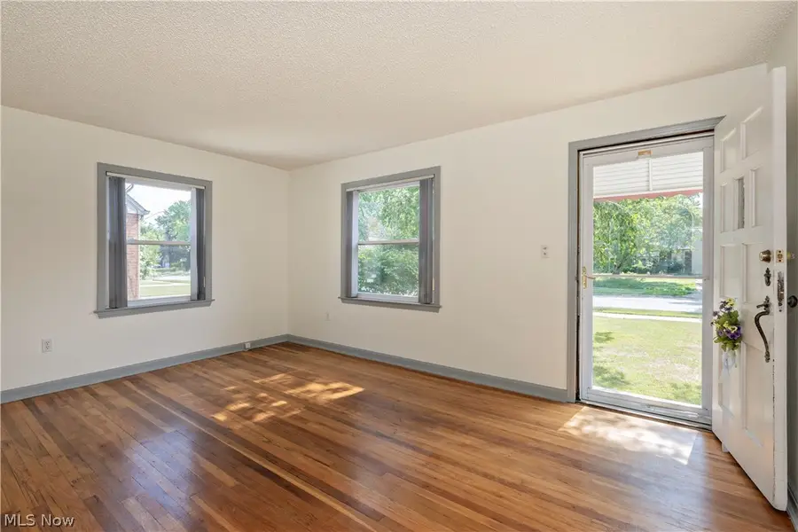 1682 Longwood Drive, Mayfield Heights, OH 44124 - #3