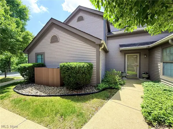4084 Saint Andrews Court #2, Canfield, OH 44406