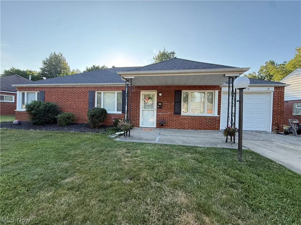 734 Hemlock Drive, Euclid, OH 44132 - #1