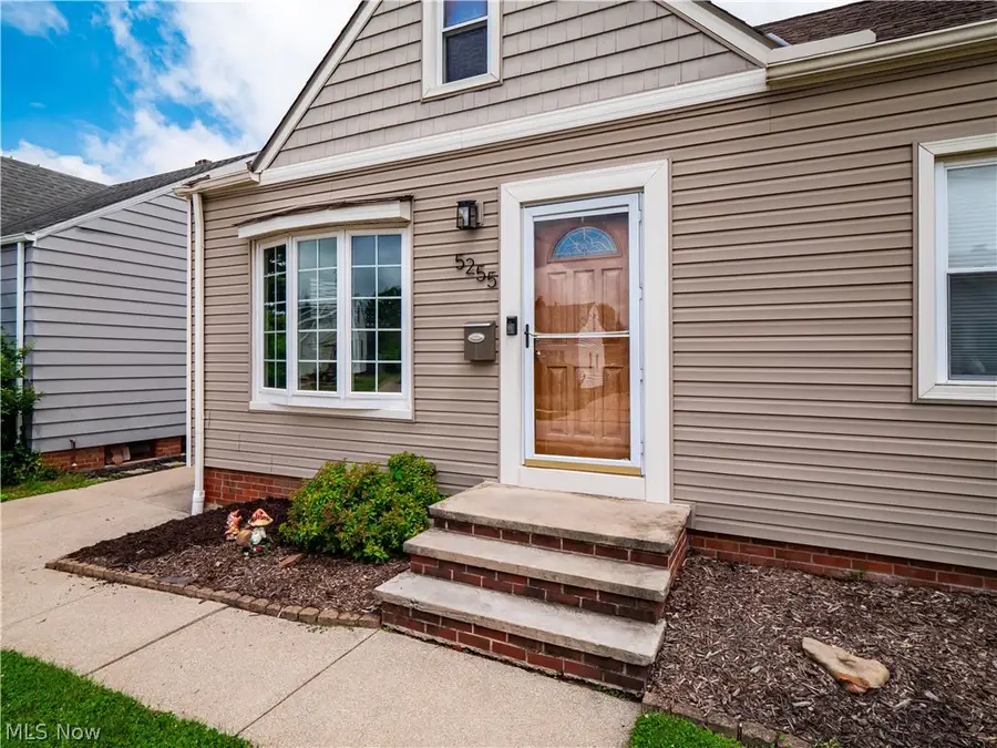 5255 W 46th Street, Parma, OH 44134 - #3