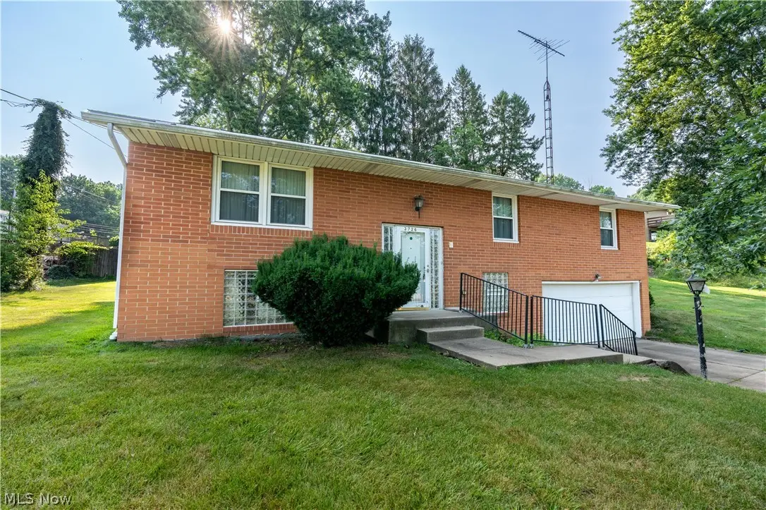 3726 Whitehouse Nw Avenue, Canton, OH 44709 - #1