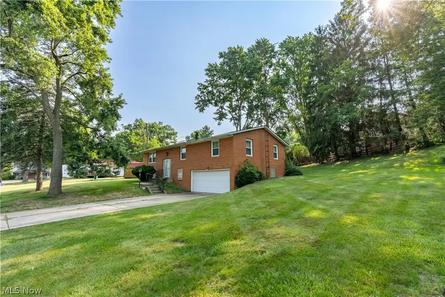 3726 Whitehouse Nw Avenue, Canton, OH 44709 - #2