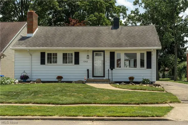 1042 Leighton Avenue, Cuyahoga Falls, OH 44221