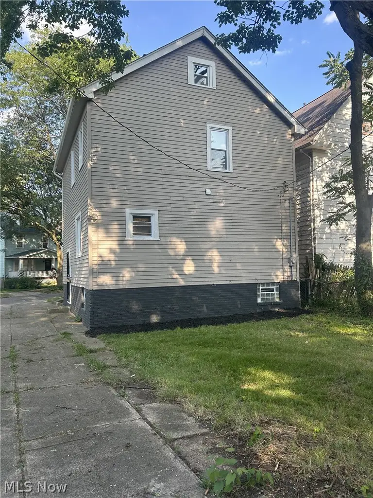 394 Cleveland Road, Cleveland, OH 44108 - #3