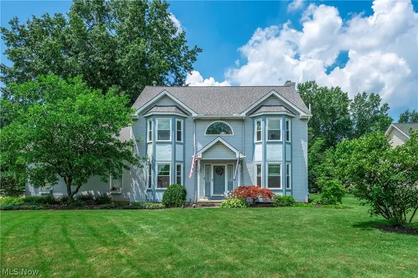 454 Golden Russett Boulevard, Amherst, OH 44001