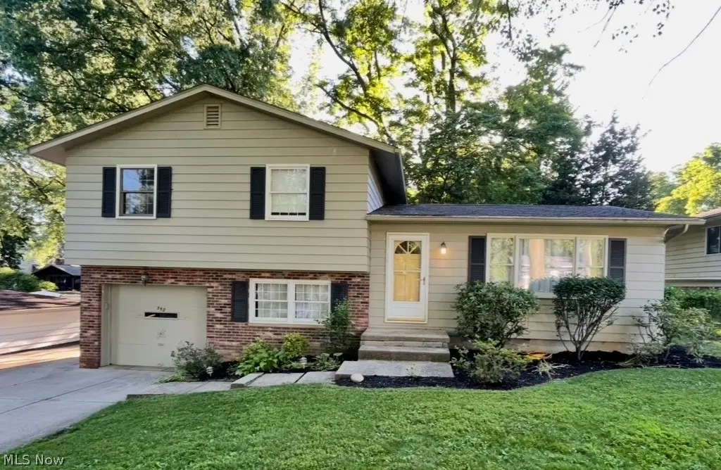 352 Owosso Avenue, Fairlawn, OH 44333 - #1