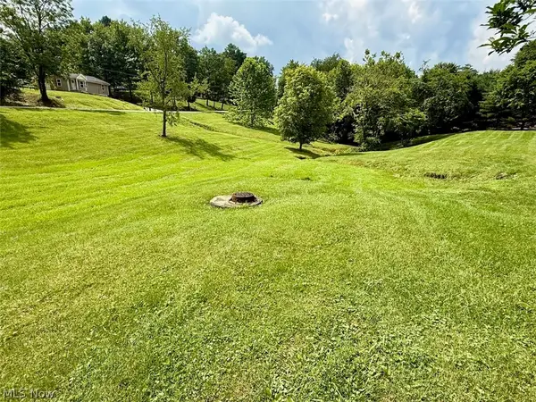 103 Grant Edwards Dr, Marietta, OH 45750
