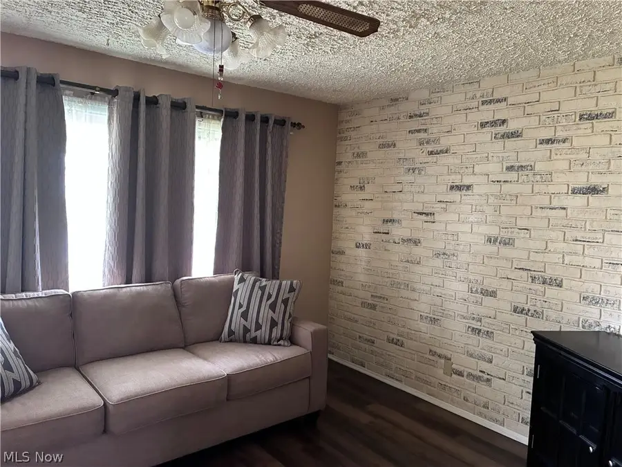 2400 Midway Ne Avenue, Canton, OH 44705 - #3