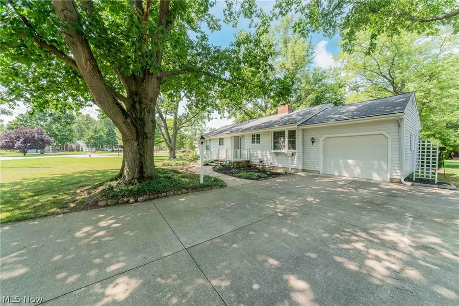 1094 N Pasadena Avenue, Elyria, OH 44035 - #3