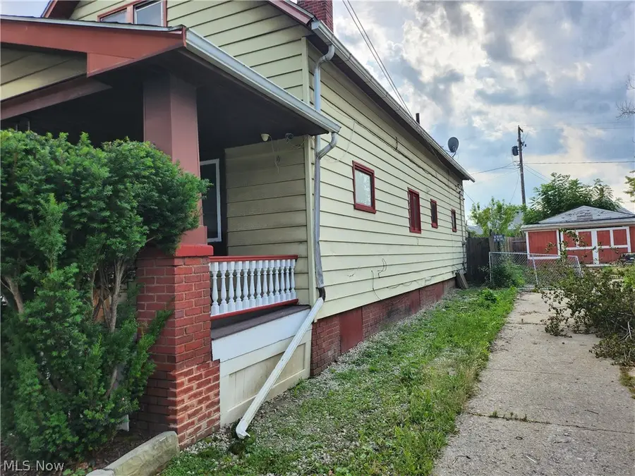 3272 W 48th Street, Cleveland, OH 44102 - #3