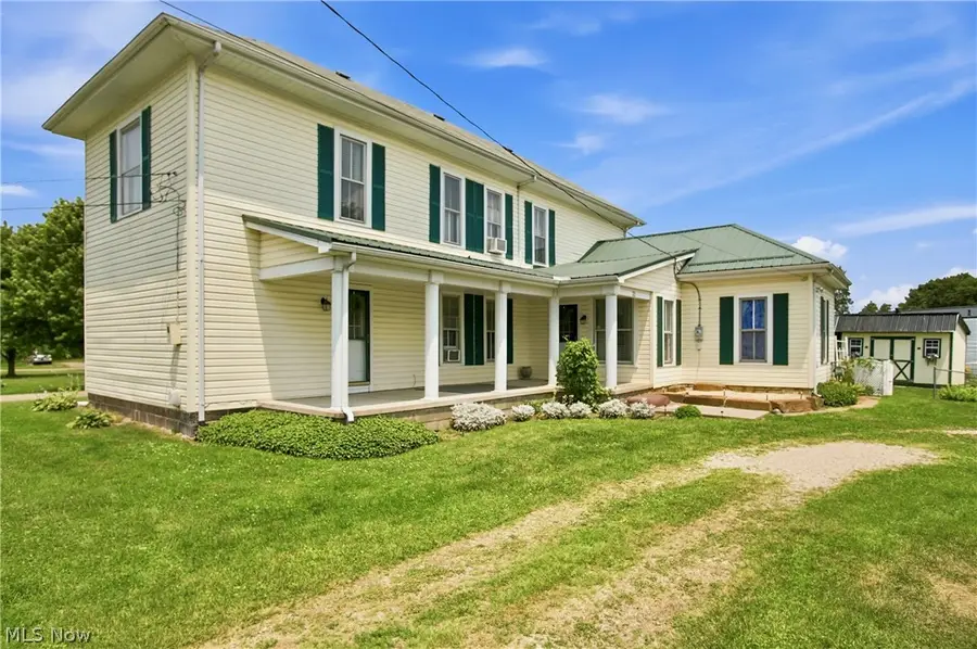 32 E 1st Street, Frazeysburg, OH 43822 - #2