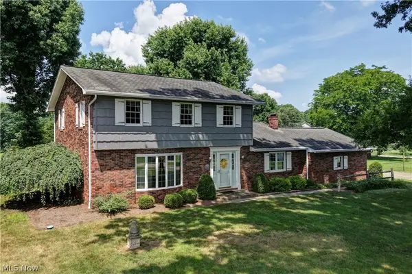 966 College Se Drive, New Philadelphia, OH 44663
