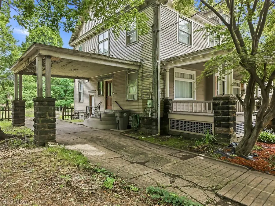 236 N Heights Avenue, Youngstown, OH 44505 - #3