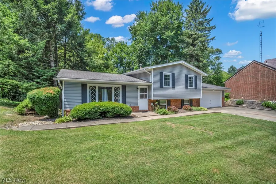 2725 Roberts Nw Avenue, Canton, OH 44709 - #2