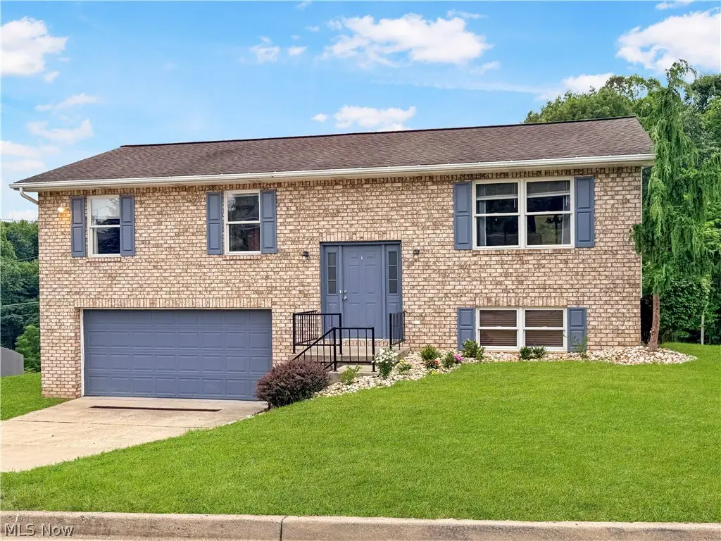 3233 Saint Charles Drive, Steubenville, OH 43952 - #1