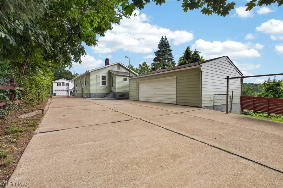 426 Queisner Avenue, Lowellville, OH 44436 - #2