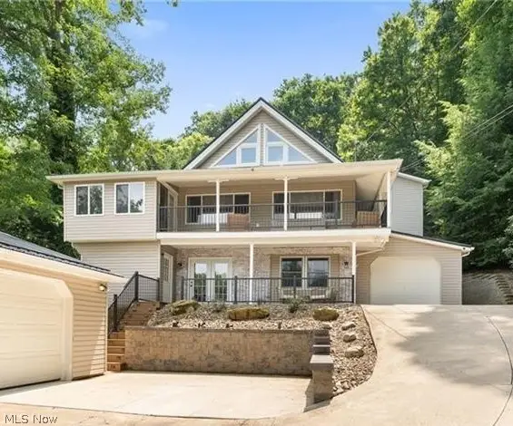 155 Cheyenne Trail, Malvern, OH 44644