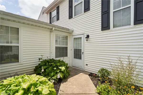 7149 W Cross Creek Trail, Brecksville, OH 44141
