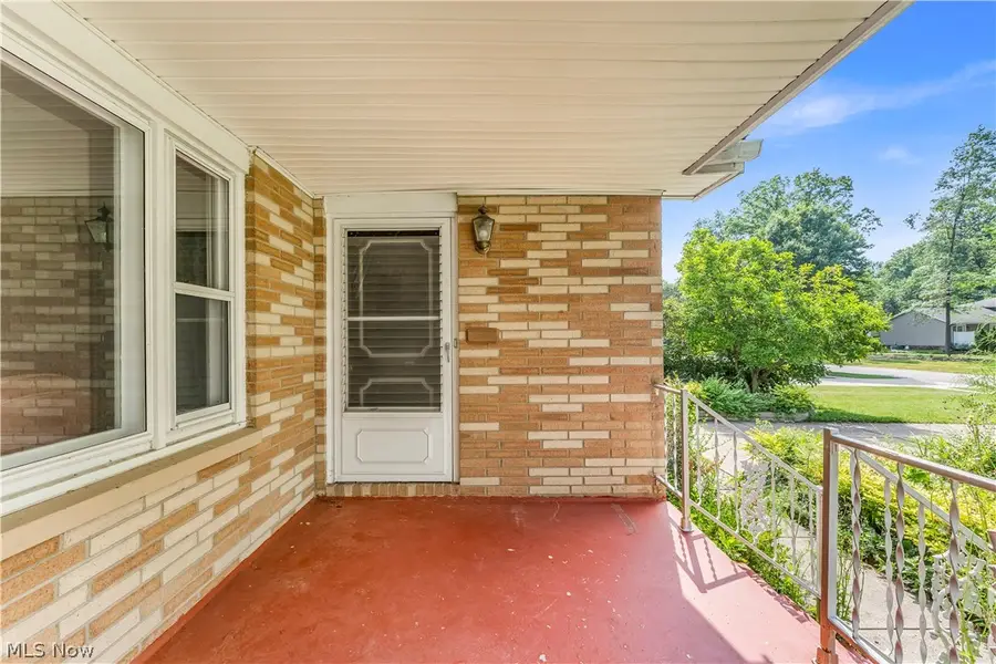 5805 Williamsburg Drive, Highland Heights, OH 44143 - #3