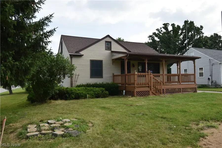 209 Sipple Avenue, Amherst, OH 44001 - #2