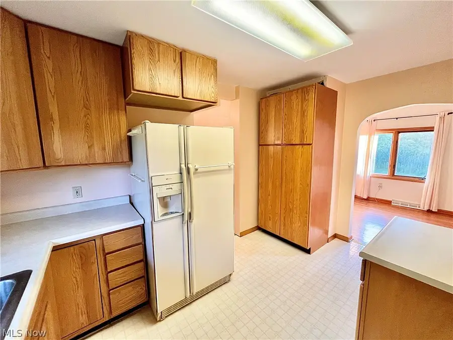 8238 Center Road, Ashtabula, OH 44004 - #3