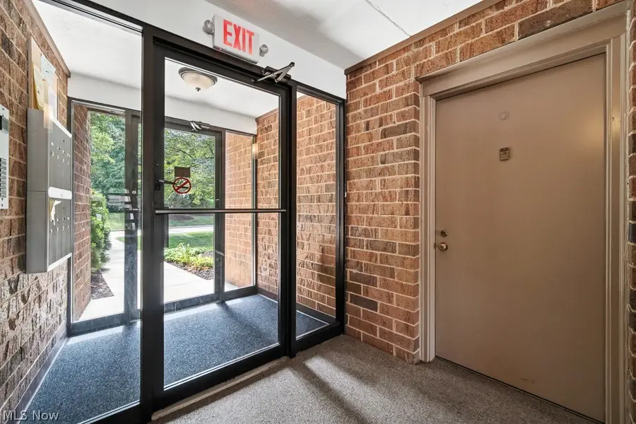 22952 Mastick Road #101, Fairview Park, OH 44126 - #3
