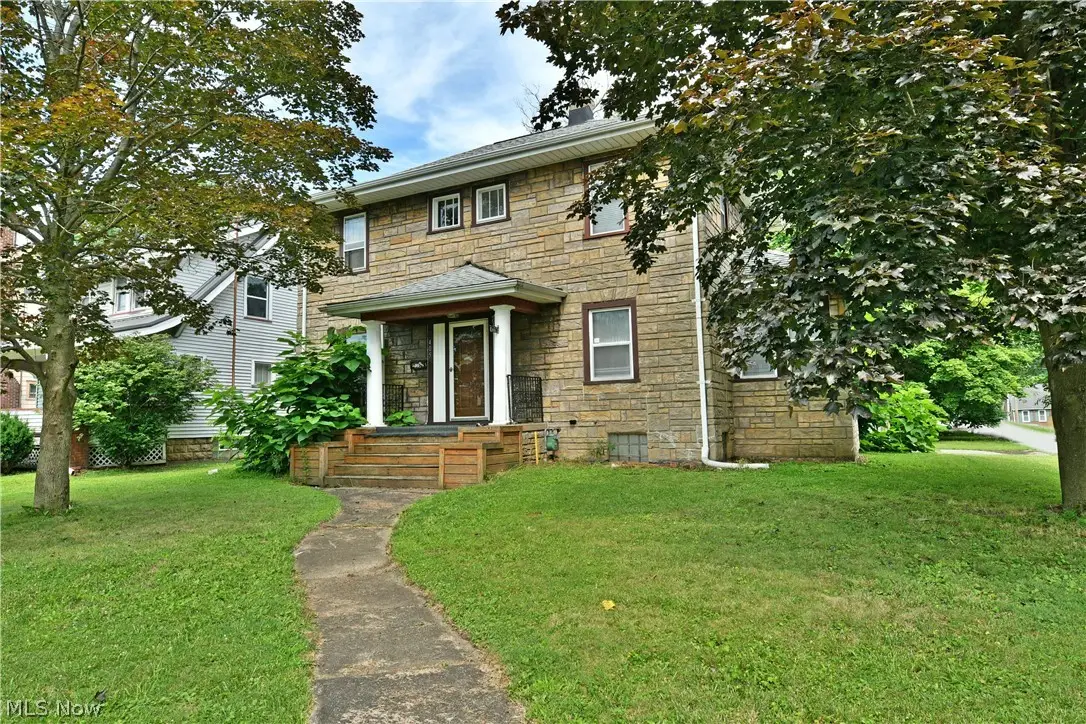 405 Oak Knoll Se Avenue, Warren, OH 44483 - #1