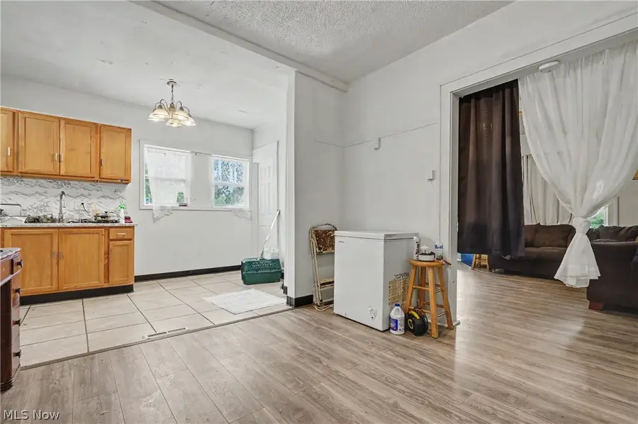 1536 Clay Street, Youngstown, OH 44506 - #3