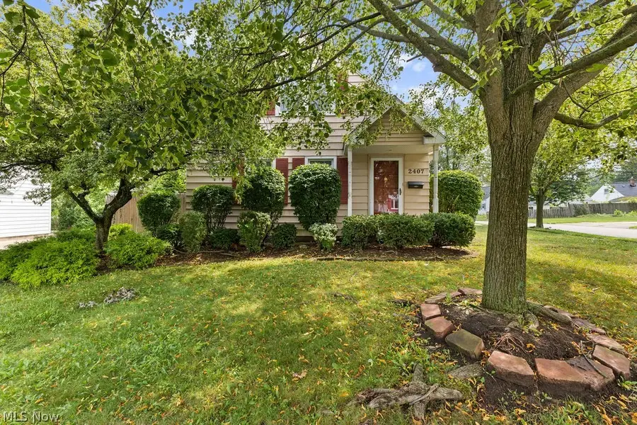 2407 27th Street, Cuyahoga Falls, OH 44223 - #3