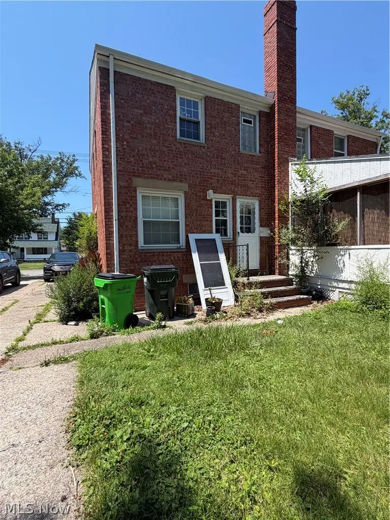 335 E 250th Street, Euclid, OH 44132 - #2