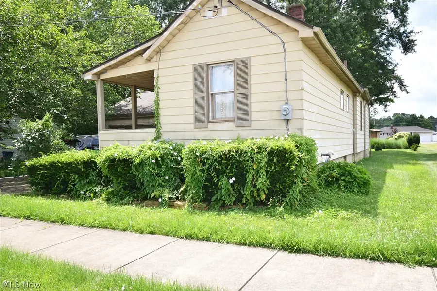 737 Porter Avenue, Campbell, OH 44405 - #2