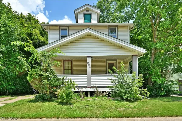 995 Glenwood Ne Street, Warren, OH 44483