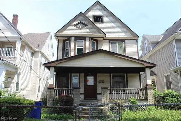3261 Scranton Road, Cleveland, OH 44109