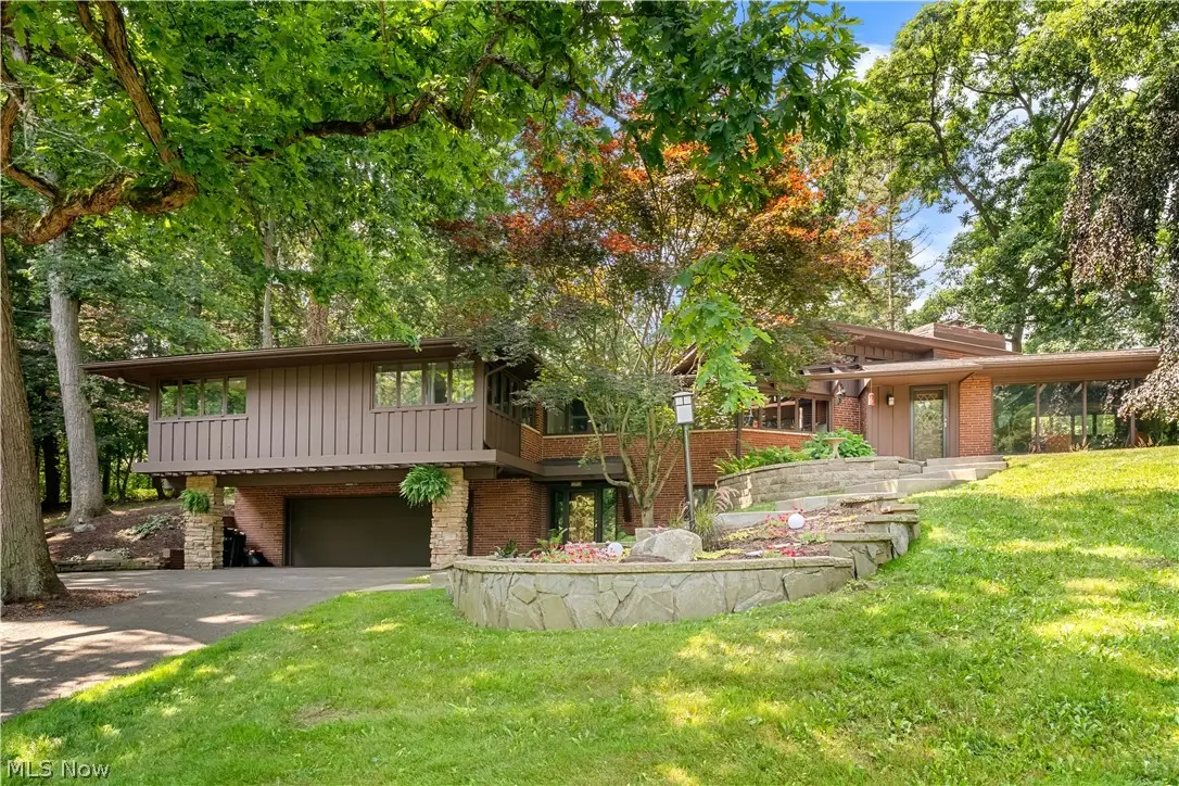 2661 Perry Nw Drive, Canton, OH 44708 - #1