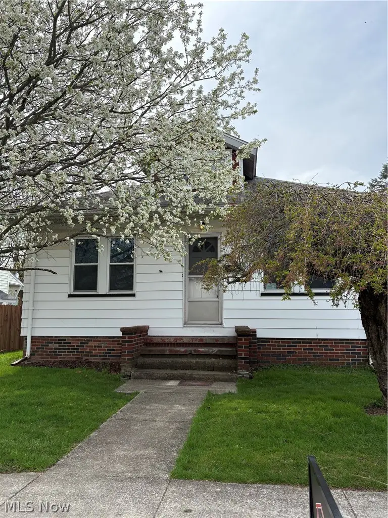 15 Katherine Street, Struthers, OH 44471 - #1