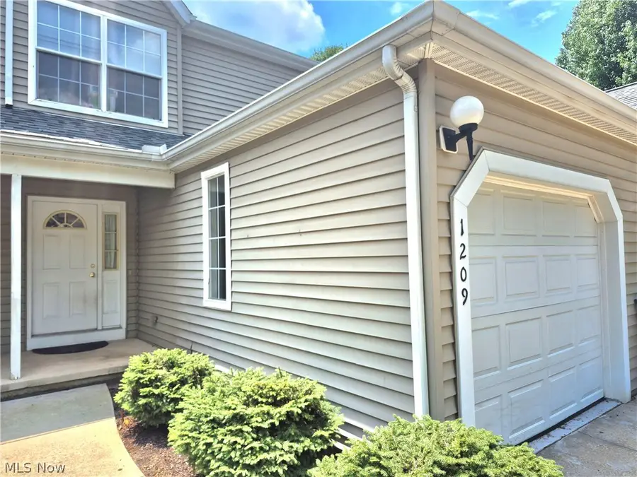 1209 Summerfield Ne Lane, Warren, OH 44483 - #2