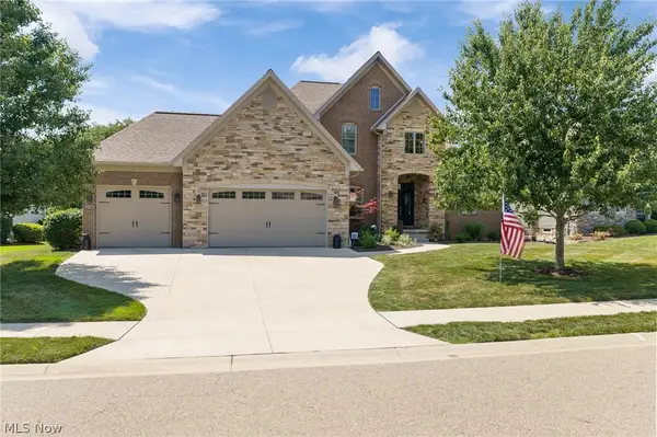 1136 Laurel Green Ne Drive, North Canton, OH 44720