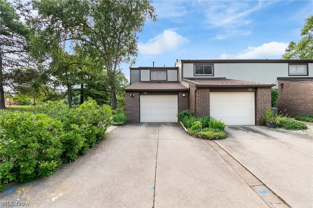 174 St. Clair Drive, Akron, OH 44307 - #1