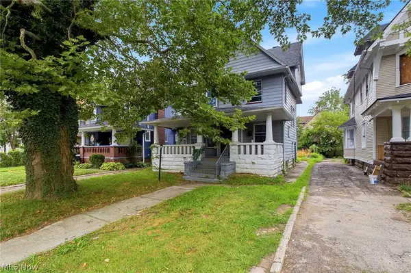 10820 Grantwood Avenue, Cleveland, OH 44108