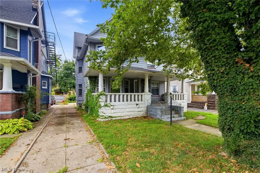10820 Grantwood Avenue, Cleveland, OH 44108 - #2