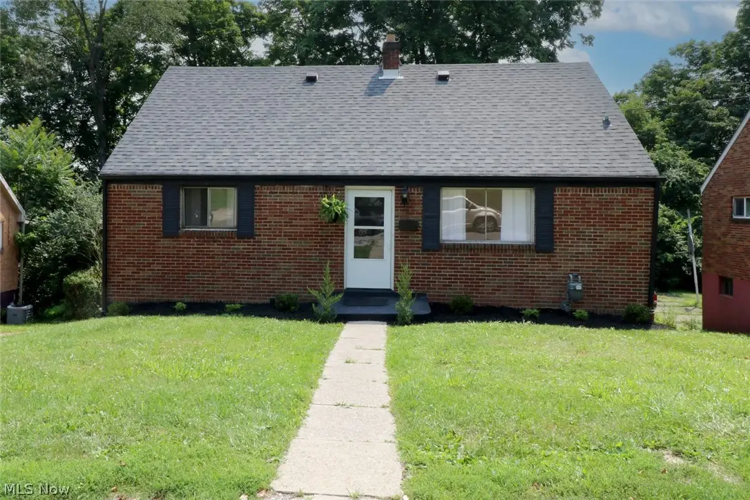 414 Dresden Avenue, Steubenville, OH 43952 - #1