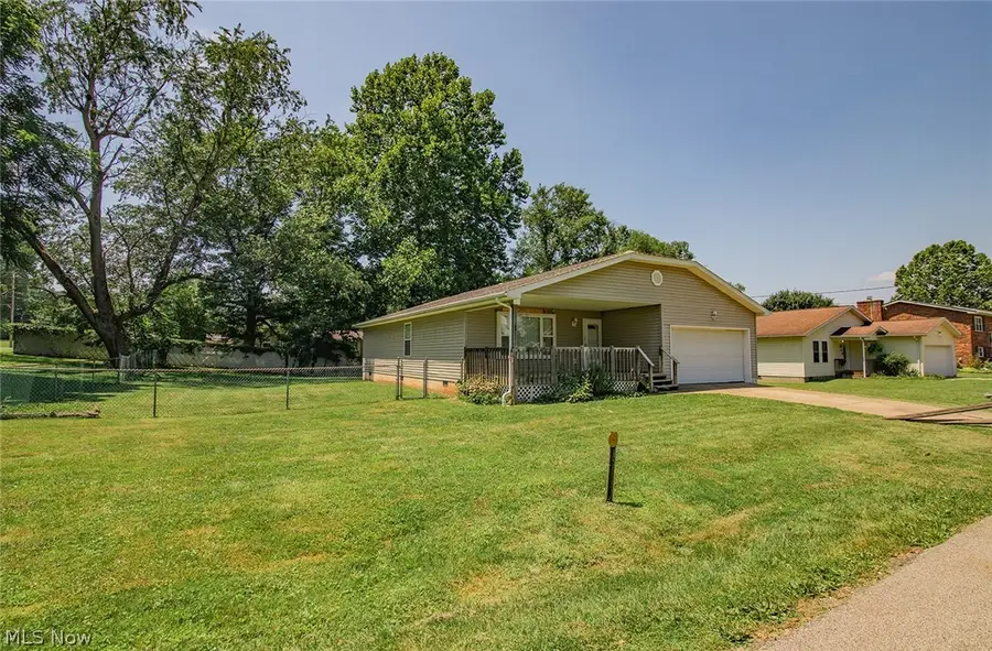 318 Greenwood Drive, Williamstown, WV 26187 - #2