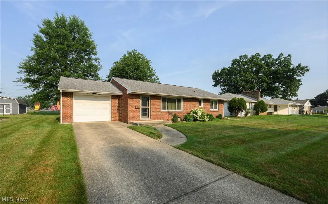 318 S Reeves Avenue, Dover, OH 44622 - #1