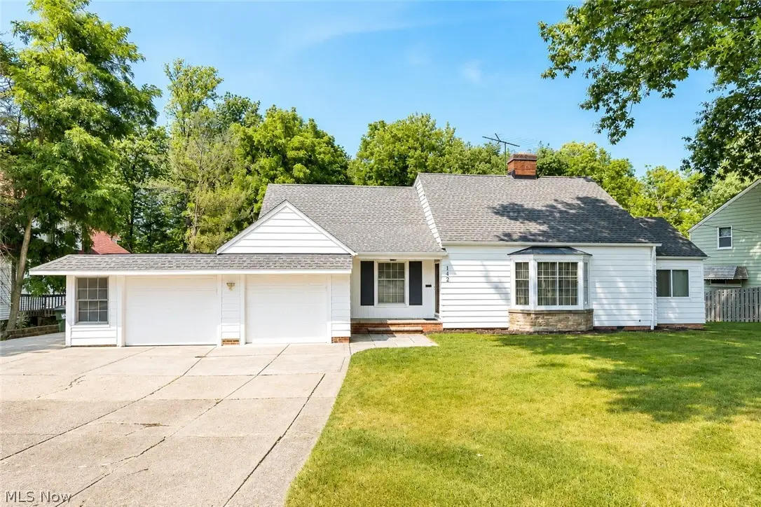 142 Bexley Drive, Bedford, OH 44146 - #1