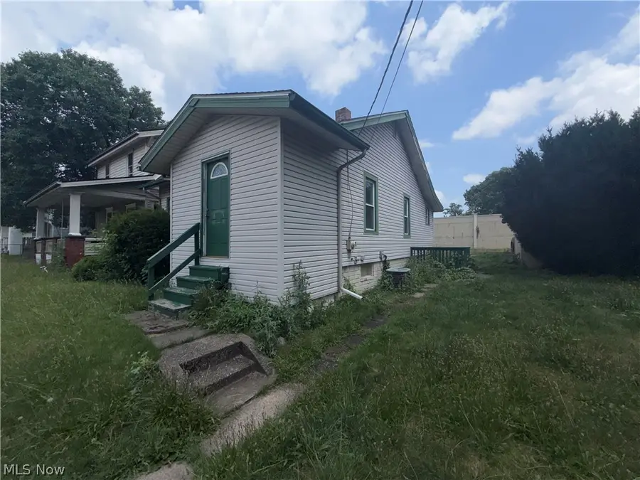 818 Halter Nw Court, Canton, OH 44708 - #3